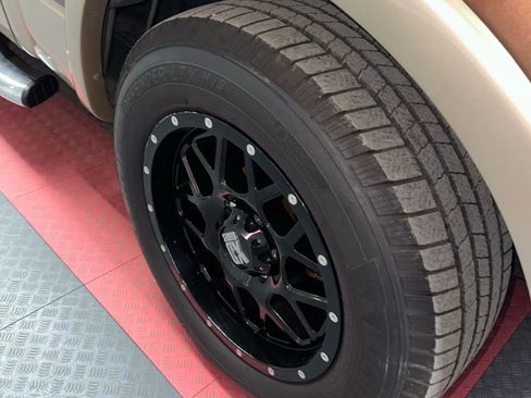 Used 2011 Ford F150 Lariat image 36