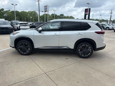 New 2026 Nissan Rogue Platinum AWD/4WD image 3