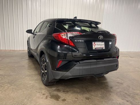 Used 2020 Toyota C-HR XLE image 4