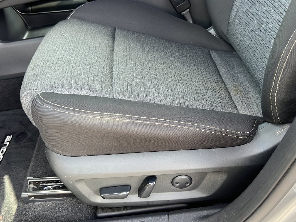 Used 2023 Nissan Rogue SV FWD image 16