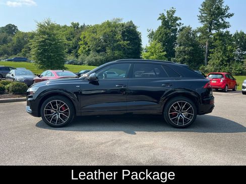 Used 2019 Audi Q8 Prestige w/ Luxury Package AWD/4WD image 9