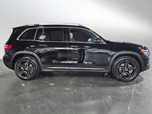 New 2026 Mercedes-Benz GLB 250 4MATIC image 2