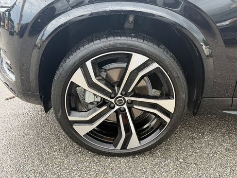 Certified 2024 Volvo XC90 B6 Ultimate w/ Protection Package Premier AWD/4WD image 12