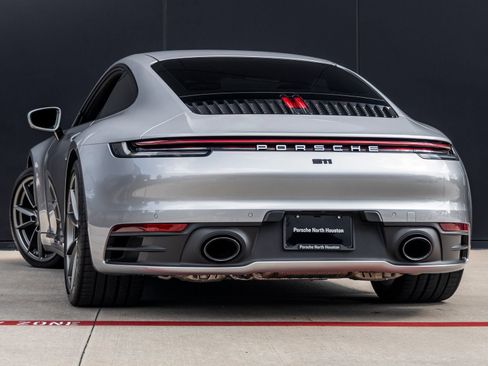 Certified 2024 Porsche 911 Carrera 4 AWD/4WD image 3