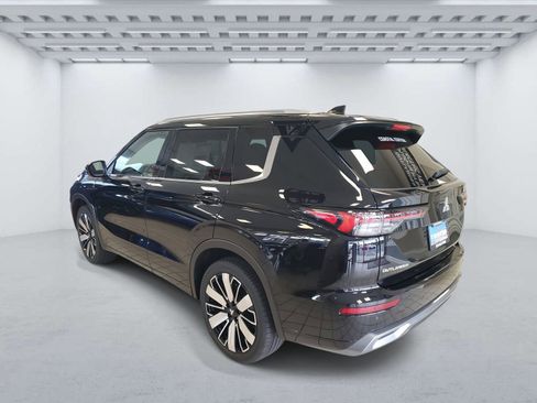 New 2026 Mitsubishi Outlander SEL image 3