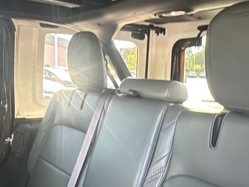 Used 2024 Jeep Wrangler High Altitude AWD/4WD image 24