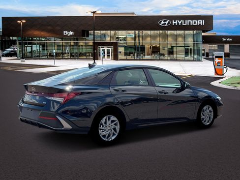Certified 2026 Hyundai Elantra Hybrid FWD image 8