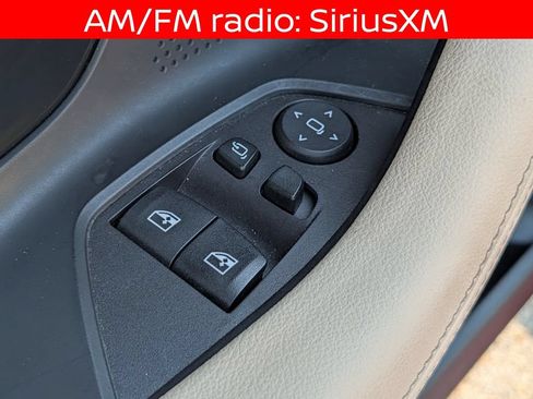 Used 2024 BMW 230i Coupe w/ Convenience Package RWD image 18