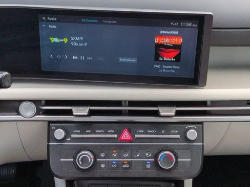 Certified 2025 Hyundai Tucson SE FWD image 18