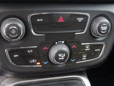 Used 2017 Jeep Compass Latitude w/ Popular Equipment Group image 28