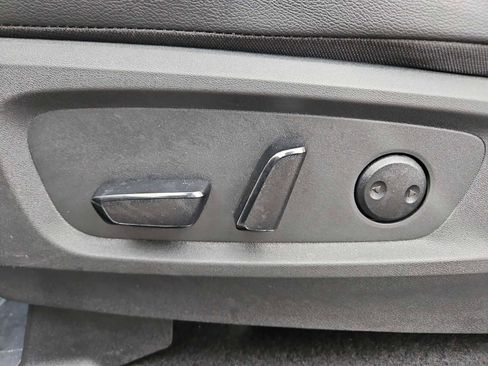 Used 2024 Nissan Pathfinder SL image 34