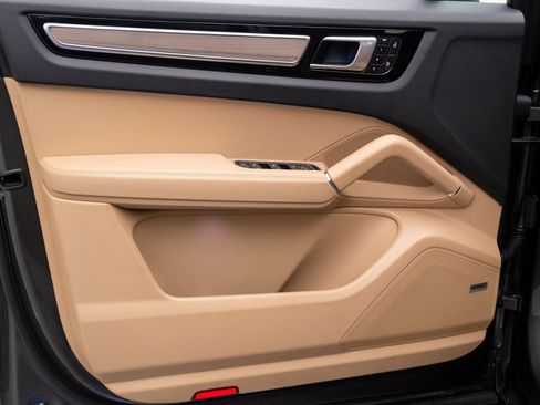 Certified 2023 Porsche Cayenne image 14