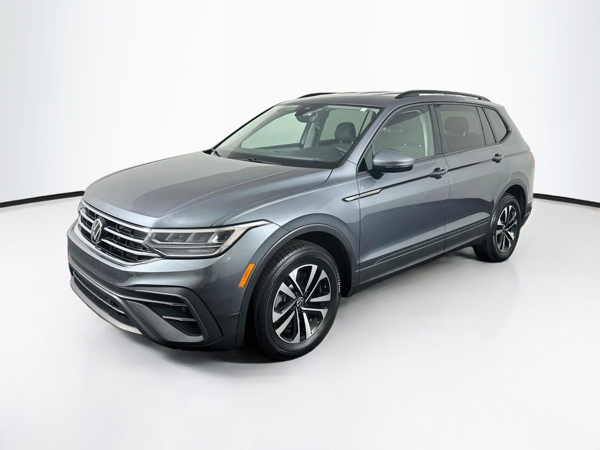 Used 2024 Volkswagen Tiguan S FWD image 3
