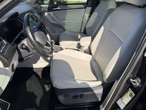Used 2022 Volkswagen Tiguan SE R-Line FWD image 22