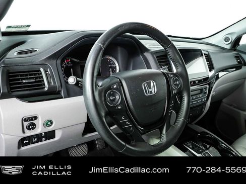 Used 2018 Honda Pilot Touring image 4