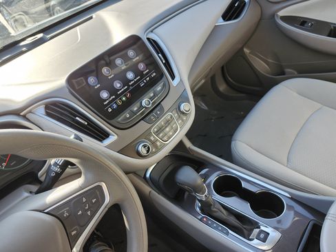 Used 2024 Chevrolet Malibu LT FWD image 30
