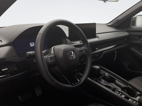 Used 2025 Honda Accord Sport image 7