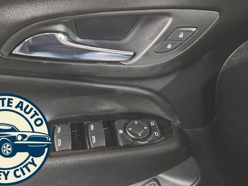 Used 2024 Chevrolet Equinox Premier AWD/4WD image 23