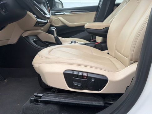 Used 2017 BMW X1 sDrive28i image 11