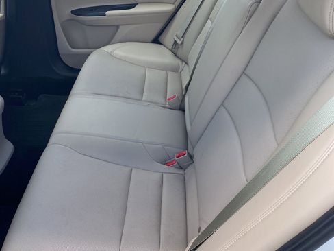 Used 2017 Honda Accord EX-L image 10