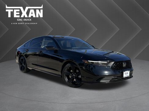 Used 2025 Honda Accord Sport image 1