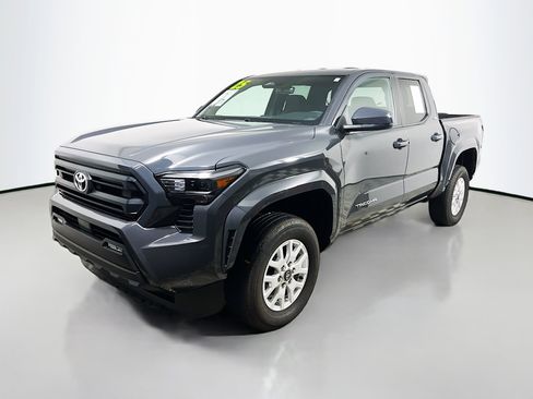 Used 2025 Toyota Tacoma SR5 image 10