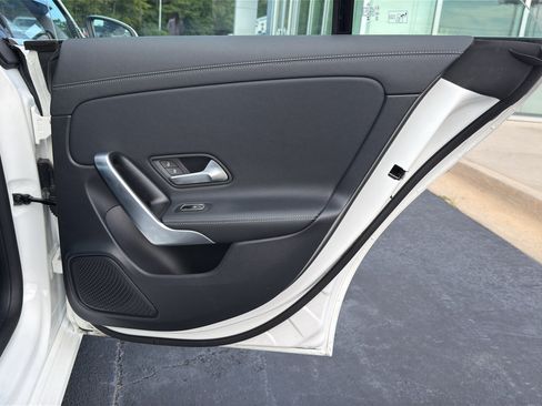 Used 2025 Mercedes-Benz CLA 250 4MATIC image 31