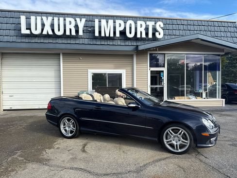 Used 2009 Mercedes-Benz CLK 550 Cabriolet w/ Premium I Pkg image 17