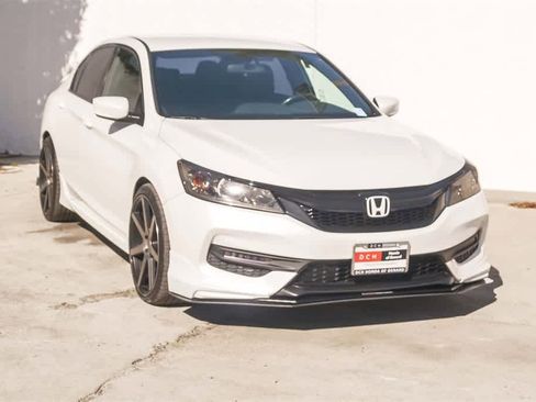 Used 2017 Honda Accord Sport Special Edition image 3
