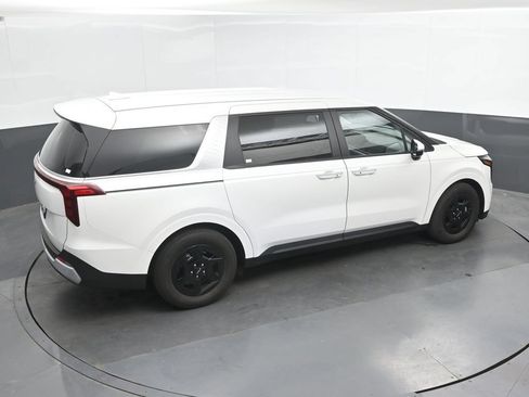 Used 2026 Kia Carnival FWD image 30