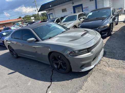 Used 2018 Dodge Charger R/T RWD image 2