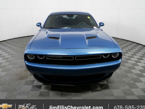 Used 2022 Dodge Challenger SXT image 31