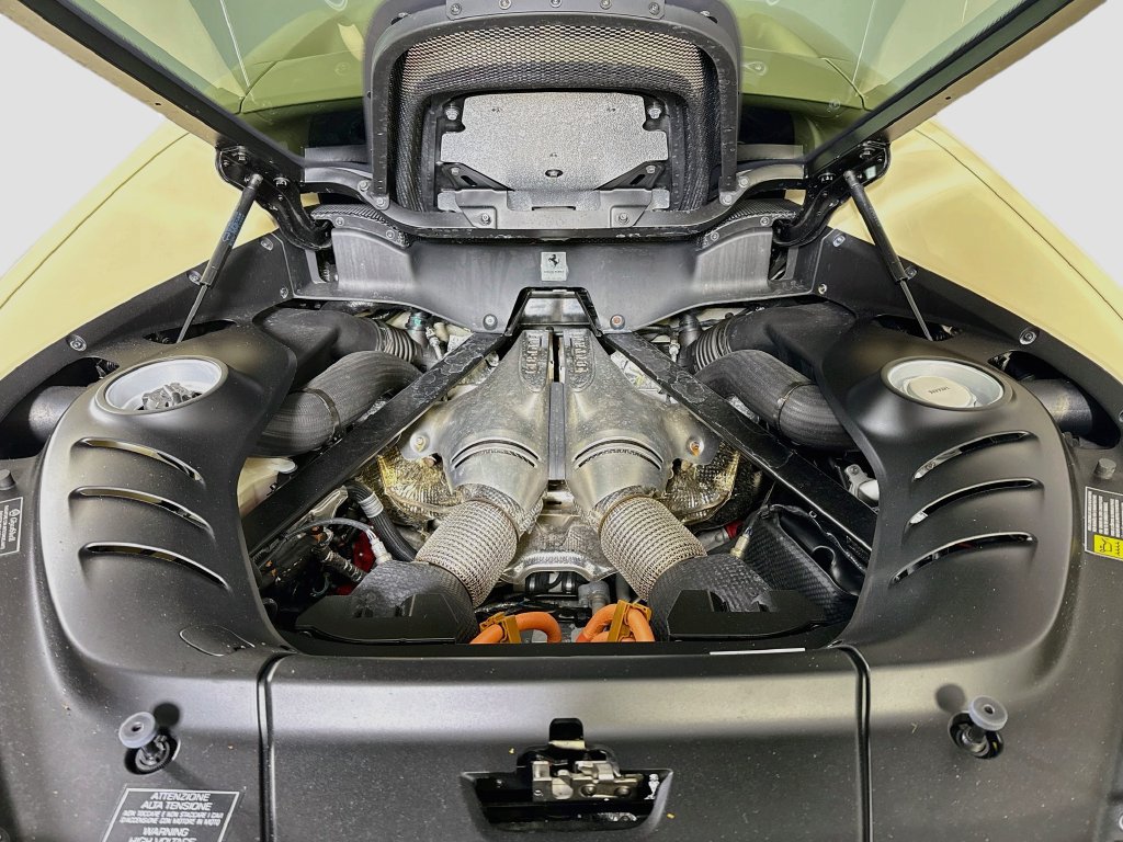 Used 2025 Ferrari 296 GTB RWD image 5