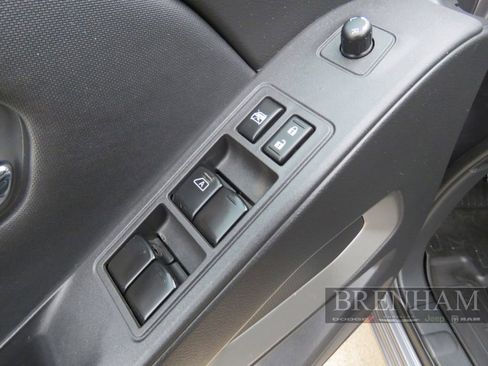 Used 2022 Nissan Frontier SV image 18