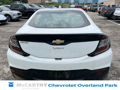 Used 2017 Chevrolet Volt LT w/ Comfort Package FWD image 4