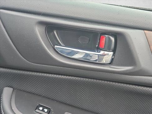 Used 2017 Subaru Outback 2.5i Limited image 24