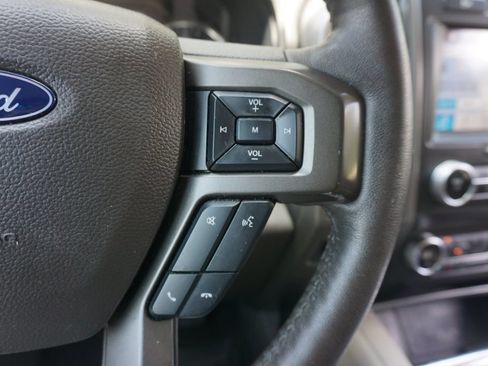 Used 2019 Ford Expedition XLT w/ Equipment Group 202A RWD image 9