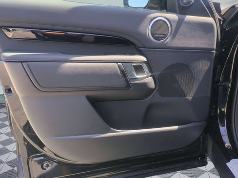 New 2026 Land Rover Discovery S AWD/4WD image 11
