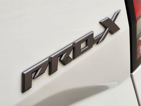 Used 2022 Nissan Frontier Pro-X RWD image 11