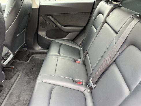 Used 2021 Tesla Model Y Long Range image 26