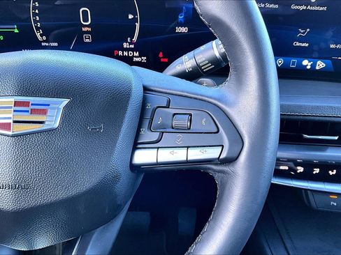 Used 2024 Cadillac XT4 Premium Luxury image 11