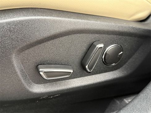 Used 2019 Ford Edge SEL w/ Equipment Group 201A image 27