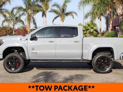 Used 2024 GMC Sierra 1500 AT4 w/ Technology Package AWD/4WD image 5