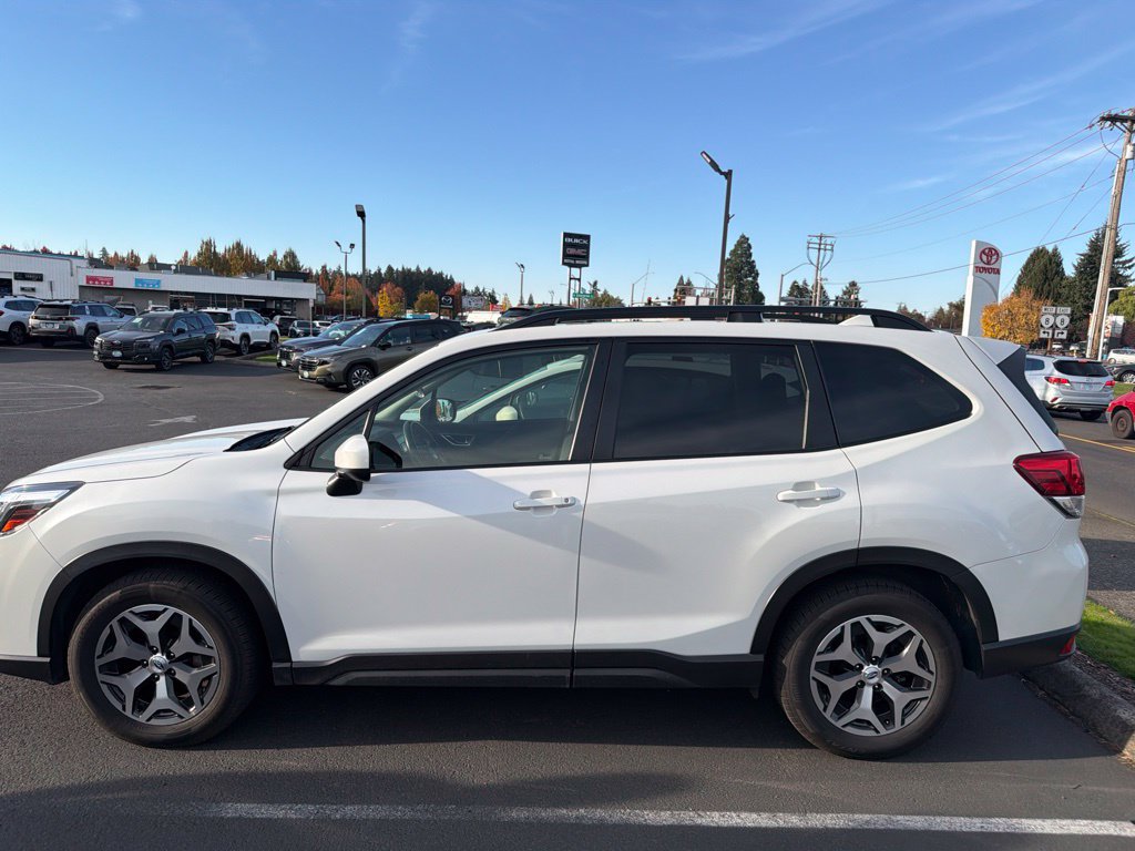 Used 2019 Subaru Forester Premium AWD/4WD image 6