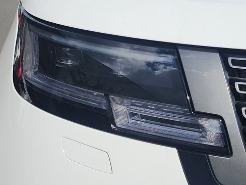 New 2025 Land Rover Range Rover SE image 7