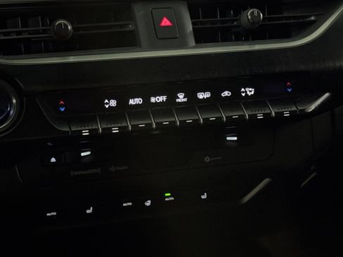 Used 2019 Lexus UX 250h F Sport AWD/4WD image 18