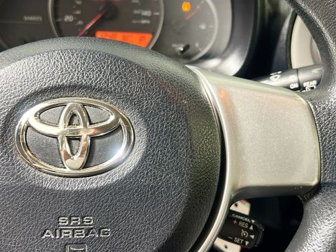 Used 2013 Toyota Yaris LE FWD image 19