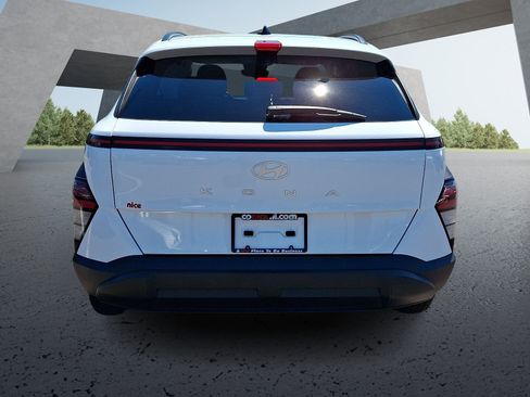 Used 2025 Hyundai Kona SEL FWD image 5