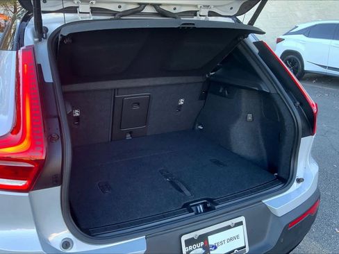 Used 2021 Volvo XC40 T5 R-Design w/ Advanced Package image 32