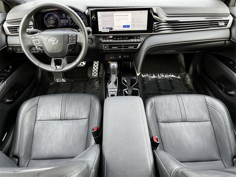 Used 2025 Toyota Camry XSE image 9
